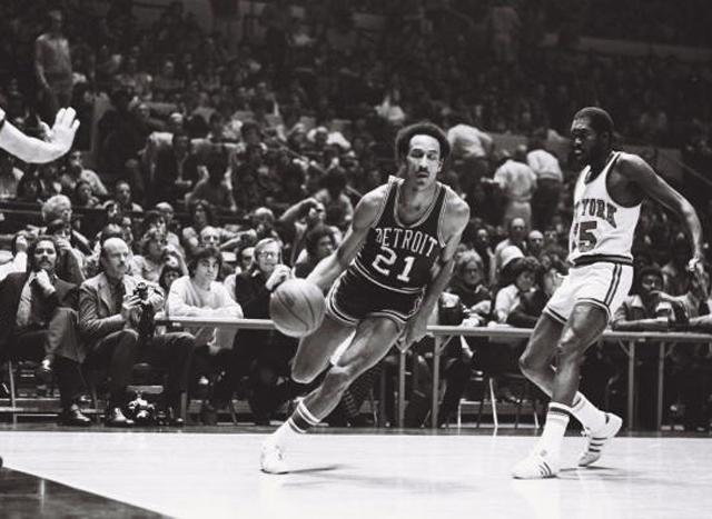 也显露了两 也显露了两