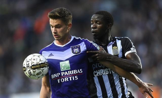 他们显然对 他们显然对